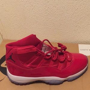 Jordan 11s